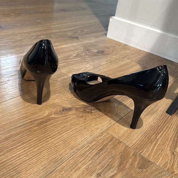 Via Spiga black patent leather pumps - Picture 3 of 3